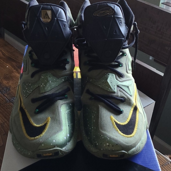 Nike LeBron XIII AS - Picture 2 of 8
